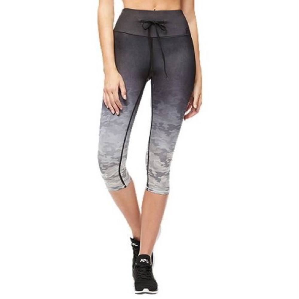 Good American cinched waist capri tights ombré-camo. 🖤